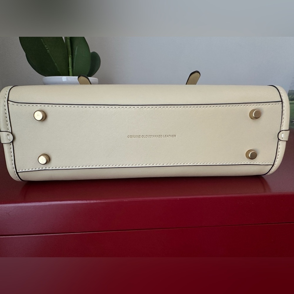 Coach Swing Zip Leather Bag - Moonlight NWOT - Picture 3 of 5